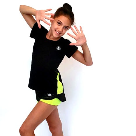 ---NEW---
• חולצה צד צבעוני מבד נמתח ונעים למגע, מתאימה להתעמלות, ריקוד ואקרובטיקה דרימס ג'ימנסטיקס