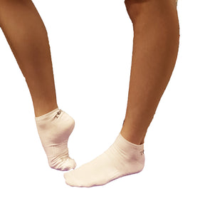 גרבי כותנה לבנות