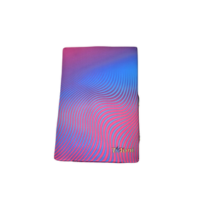 כרית שמתלבשת על גב מתעמלת לספיגת מקות בגילגולים, מניעת פציעות באימונים והגנה על עמוד השדרה בהתעמלות ומחול