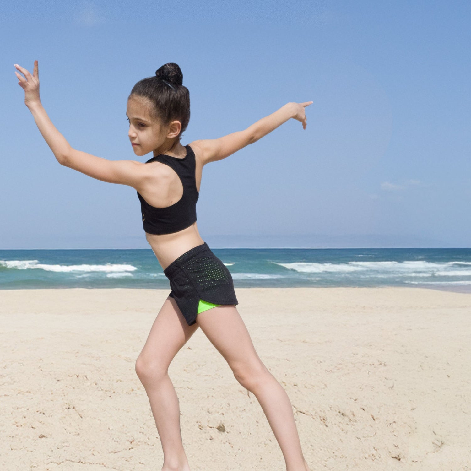 שורטים כפולים DoubleDream Net שתי שכבות עשויים מבד נושם וגמיש לנוחות ותנועה בחוגי התעמלות ואקרובטיקה צהוב דרימס ג'ימנסטיקס 