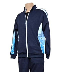 חליפת ספורט מבד עמיד לרוח, מושלם כשכבה שנייה בימים קרים. צבע כחול כהה עם עיצוב עדין ואלגנטי. מבית דרימס ג'ימנסטיקס