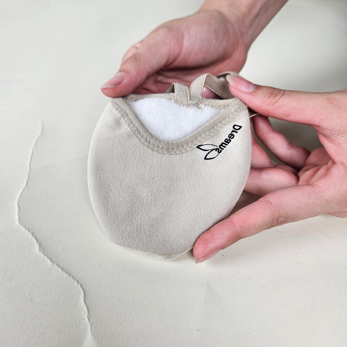  נעלי חצי מקצועיות, סוליה מחוזקת, שכבה פנימית רכה לספיגת זיעה וזעזועים בקפיצות