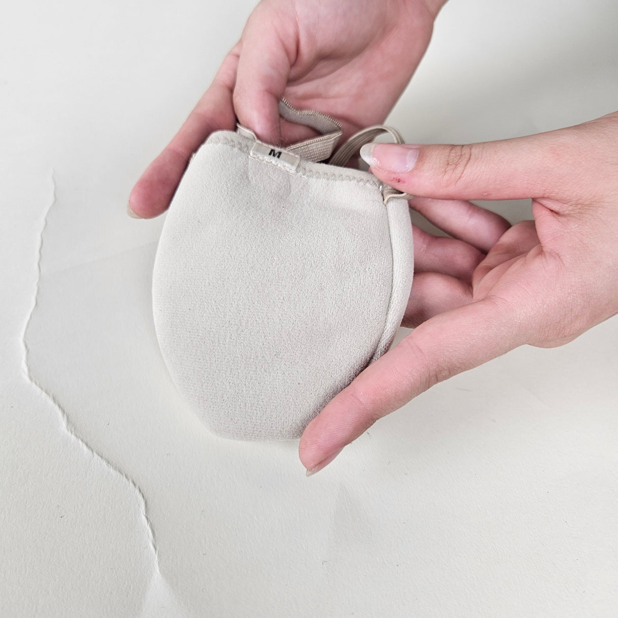  נעלי חצי מקצועיות, סוליה מחוזקת, שכבה פנימית רכה לספיגת זיעה וזעזועים בקפיצות